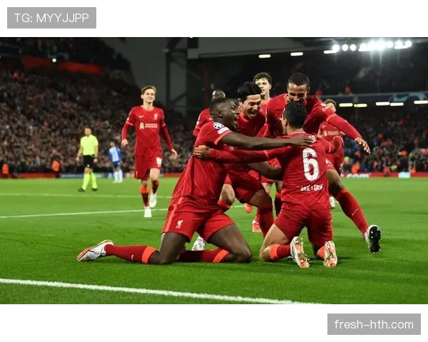 格罗宁根防线解析：揭示球队在激烈联赛中筑牢防守壁垒的秘诀