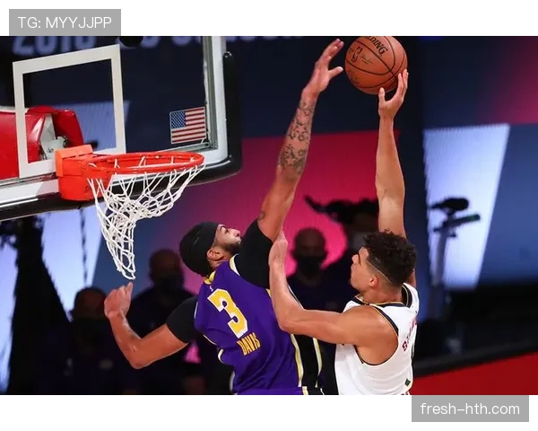 安东尼·戴维斯内线高效挡拆拉开空间助力湖人攻防转换提升